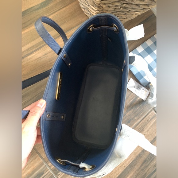 NWT Michael Kors Jet Set Travel Small Drawstring Reversible Tote Bag Navy - Picture 6 of 8